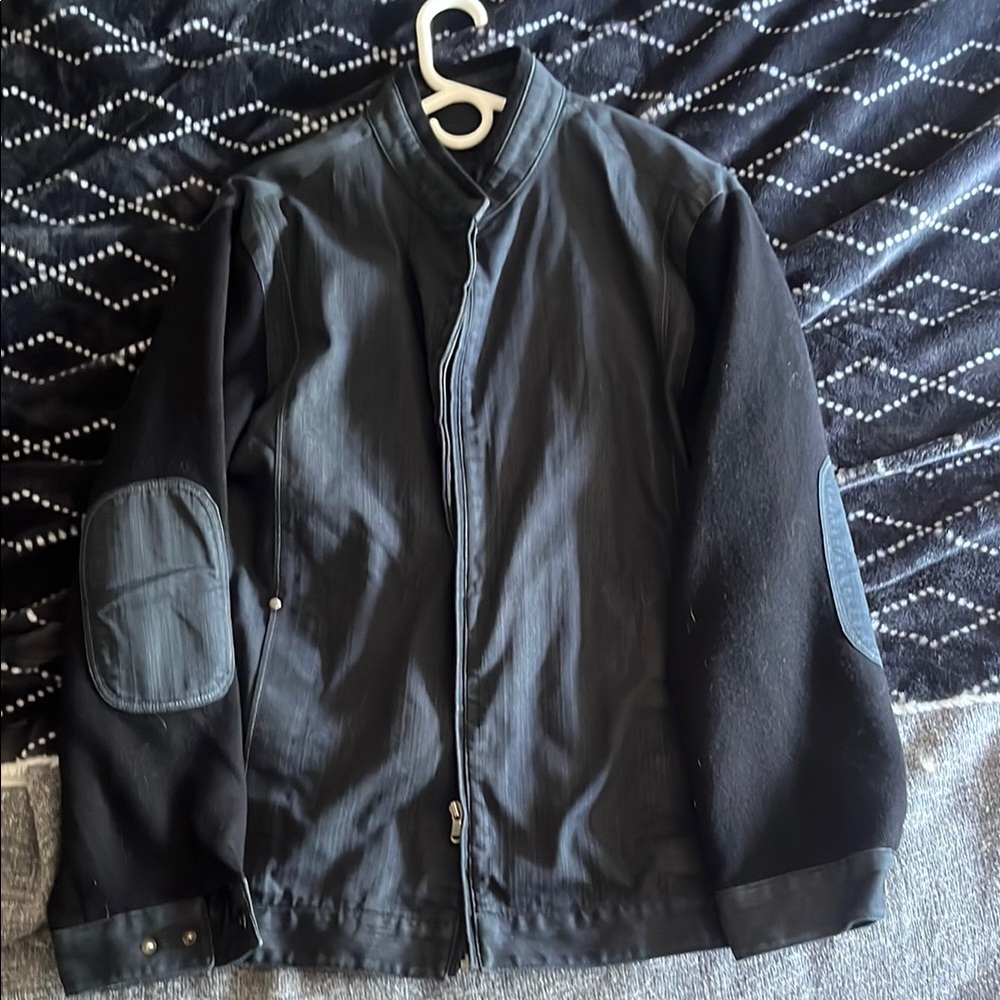 Men's Black and Gray Jacket